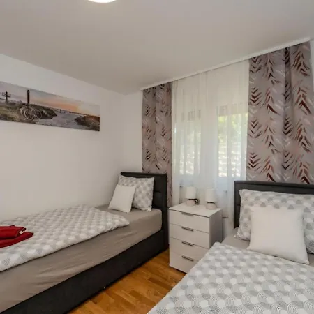 Oliva Apartmán Petrcane