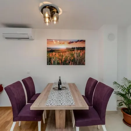 Oliva Apartmán *